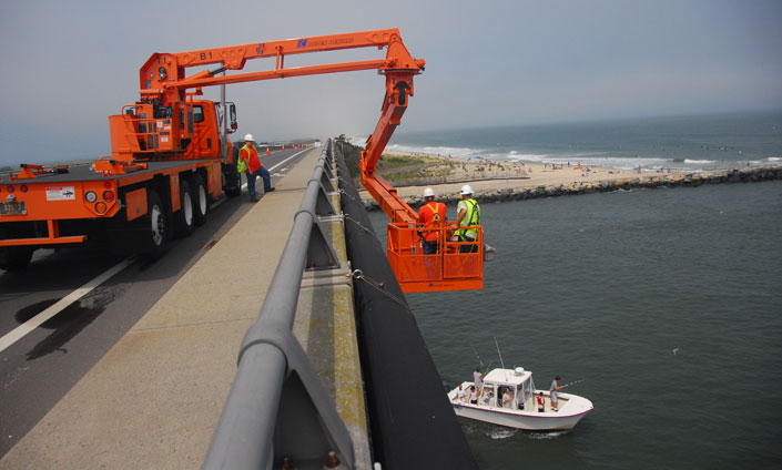 DelDOT Engineers Bridge Inspection